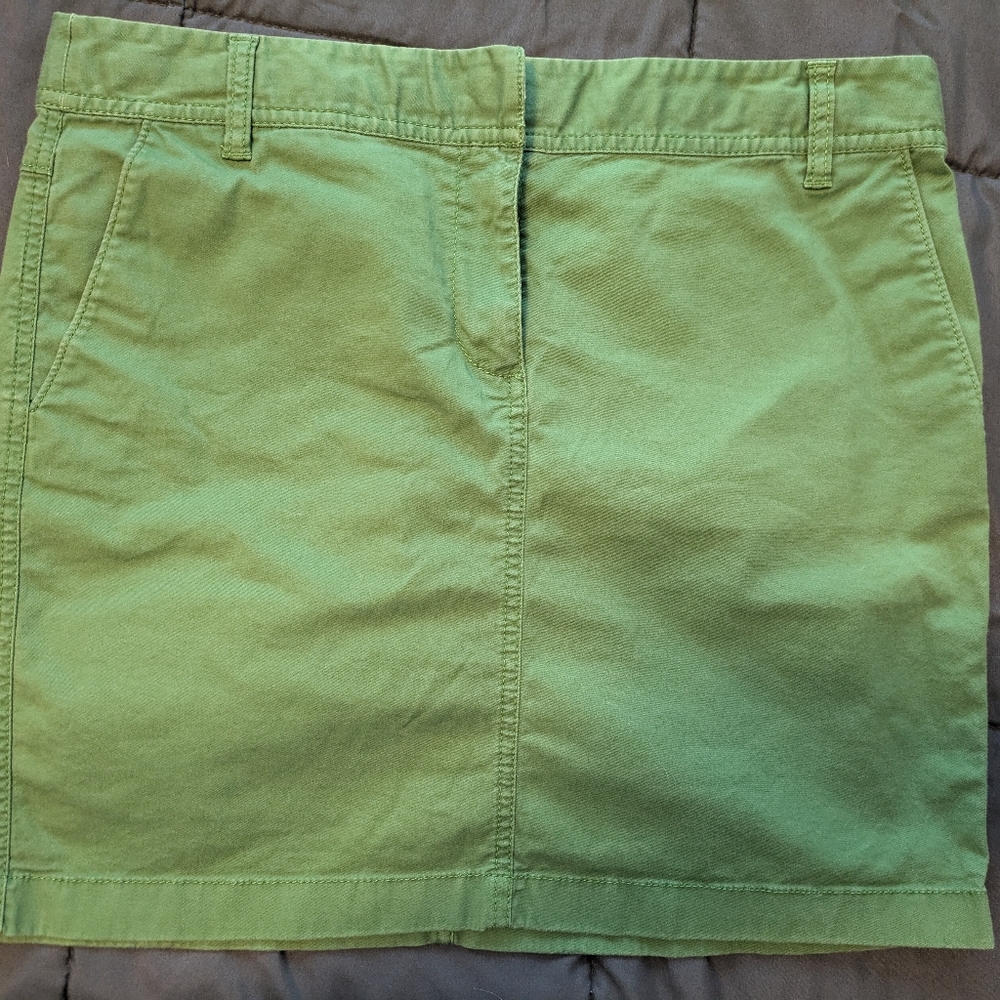 Ann Taylor- Loft , Size 6 skirt.